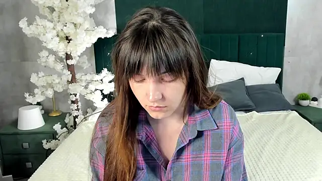 Snapshot of MalvinaDream chatting on June 26, 1:21 am MalvinaDream online show from June 26, 1:21 am