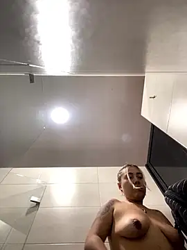  ManuVeelez online show from October 2, 3:08 pm