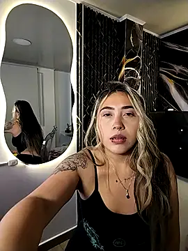  ManuVeelez online show from October 8, 3:04 am