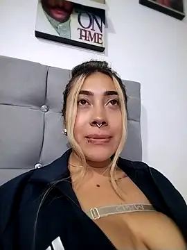  ManuVeelez online show from October 12, 12:09 am