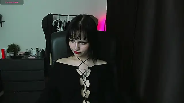 LiyaLuna online show from March 11, 3:40 pm