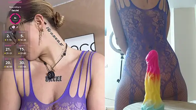 Snapshot of zoeypink chatting on November 22, 6:23 am zoeypink online show from November 22, 6:23 am