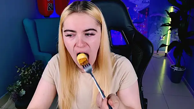 Stef Nicks online show from September 12, 5:51 am