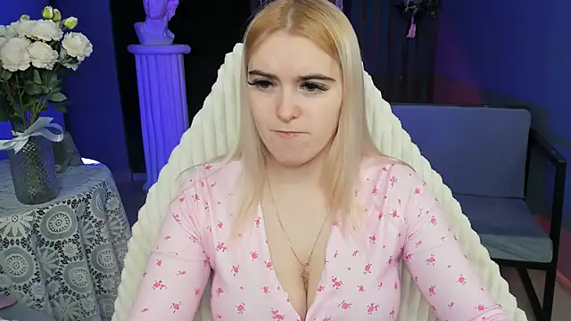 Stef Nicks online show from February 5, 9:03 am