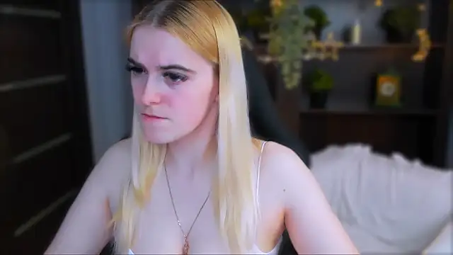 Stef Nicks online show from April 20, 9:12 am