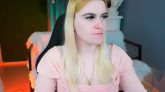 Stef Nicks online show from April 21, 9:04 am