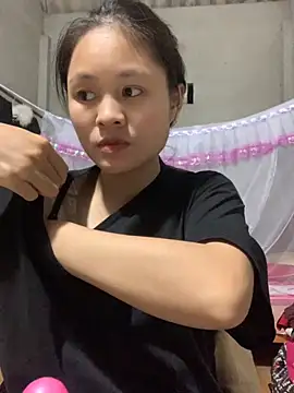 NhuFox online show from October 8, 1:31 pm