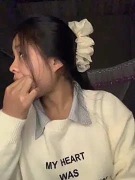 Snapshot of NhuFox chatting on November 28, 1:36 pm NhuFox online show from November 28, 1:36 pm