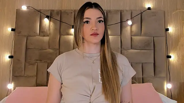 ClaradelMar online show from October 5, 10:46 am