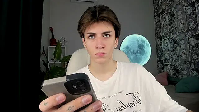 Oliver Starboy online show from September 12, 5:07 am