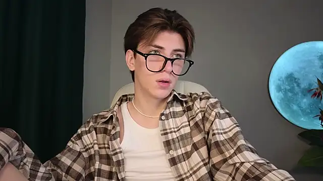 Oliver Starboy online show from September 25, 6:28 am