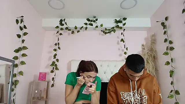 AmelieAndAce online show from December 15, 2:21 pm