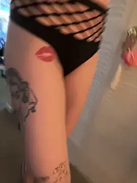 Snapshot of AutumnTides chatting on March 15, 2:45 pm AutumnTides online show from March 15, 2:45 pm