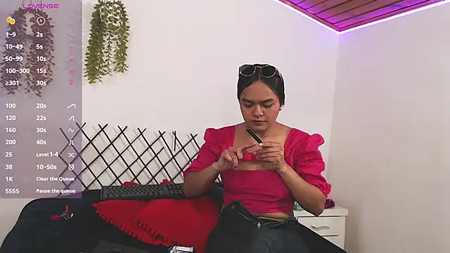 Snapshot of shiara_blake chatting on October 18, 3:02 pm shiara blake online show from October 18, 3:02 pm
