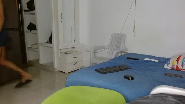 parislnxx online show from October 4, 3:43 pm