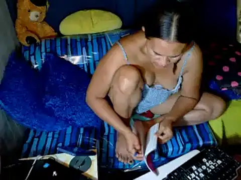 Snapshot of xxloveheart chatting on September 10, 10:43 pm xxloveheart online show from September 10, 10:43 pm