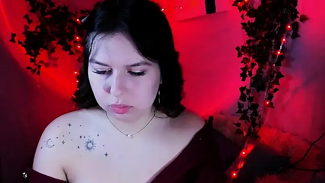 ChloeRicc online show from February 15, 6:15 pm