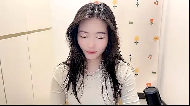 Snapshot of Rosalind_xixi chatting on October 23, 2:44 am Rosalind xixi online show from October 23, 2:44 am