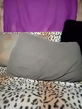 LunaMell online show from March 28, 11:15 pm