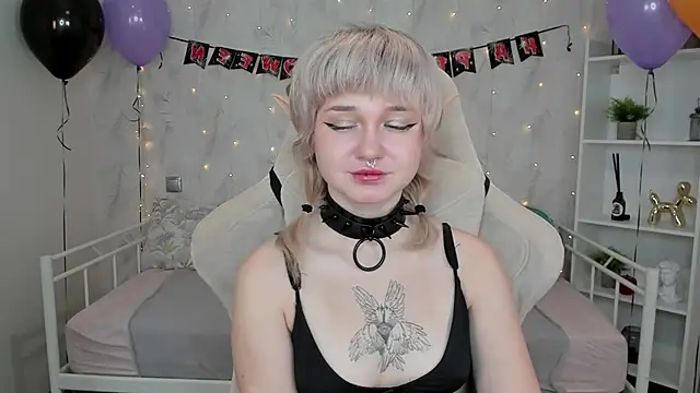 Tori Cutie online show from October 26, 12:05 am