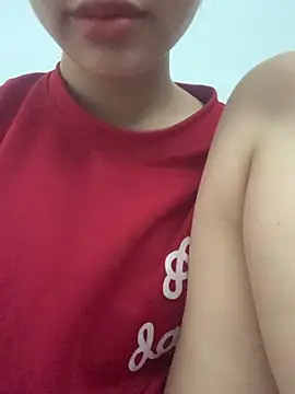 Snapshot of Nguyenha11 chatting on September 22, 8:38 am Nguyenha11 online show from September 22, 8:38 am