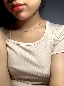 Nguyenha11 online show from November 18, 9:25 am