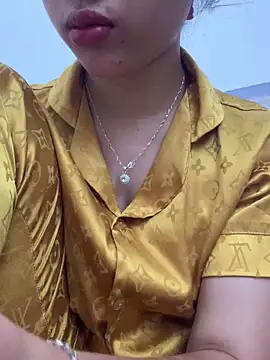 Nguyenha11 online show from June 3, 6:49 am