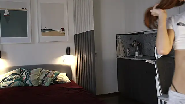 Snapshot of soguesswhat chatting on October 15, 1:33 pm soguesswhat online show from October 15, 1:33 pm