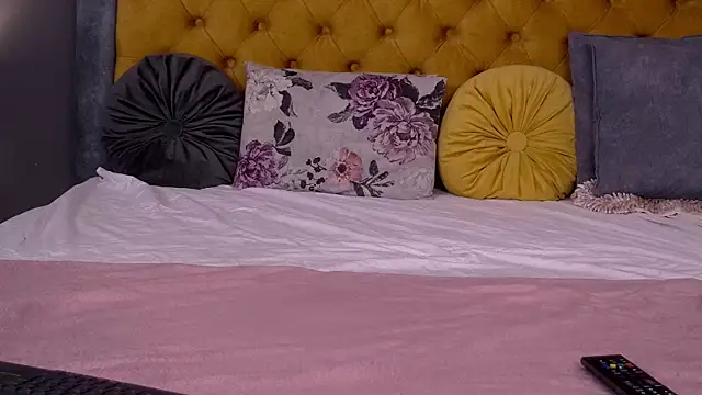 Jessica White  online show from February 11, 5:12 am