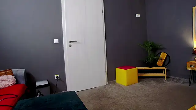 Jessica White  online show from April 17, 4:15 am