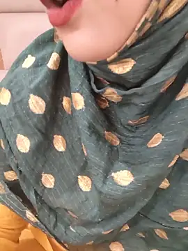 Snapshot of Indian-Aleena chatting on May 26, 7:15 am Indian-Aleena online show from May 26, 7:15 am