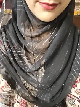 Snapshot of Indian-Aleena chatting on May 30, 8:17 pm Indian-Aleena online show from May 30, 8:17 pm