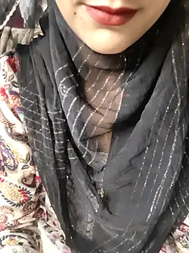 Snapshot of Indian-Aleena chatting on June 1, 6:48 am Indian-Aleena online show from June 1, 6:48 am