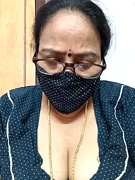 Snapshot of heera-rani chatting on September 28, 2:22 pm heera-rani online show from September 28, 2:22 pm