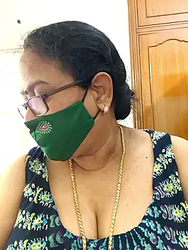 Snapshot of heera-rani chatting on October 7, 9:06 am heera-rani online show from October 7, 9:06 am