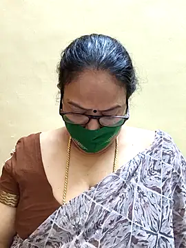 Snapshot of heera-rani chatting on October 19, 6:03 am heera-rani online show from October 19, 6:03 am