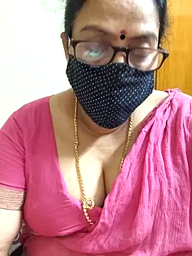 Snapshot of heera-rani chatting on October 28, 5:55 am heera-rani online show from October 28, 5:55 am