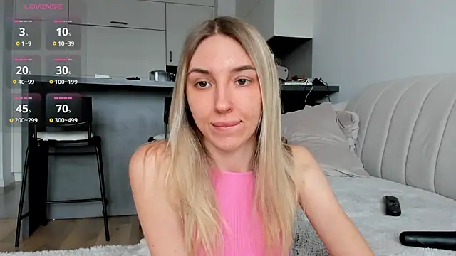 Snapshot of Sunny_Rina_ chatting on February 5, 9:03 am Sunny Rina online show from February 5, 9:03 am