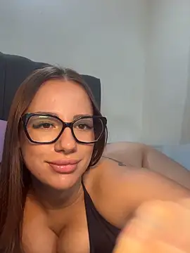 Snapshot of AlessiaaRuso1 chatting on May 28, 11:57 pm AlessiaaRuso1 online show from May 28, 11:57 pm