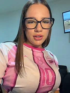 Snapshot of AlessiaaRuso1 chatting on June 24, 2:10 am AlessiaaRuso1 online show from June 24, 2:10 am