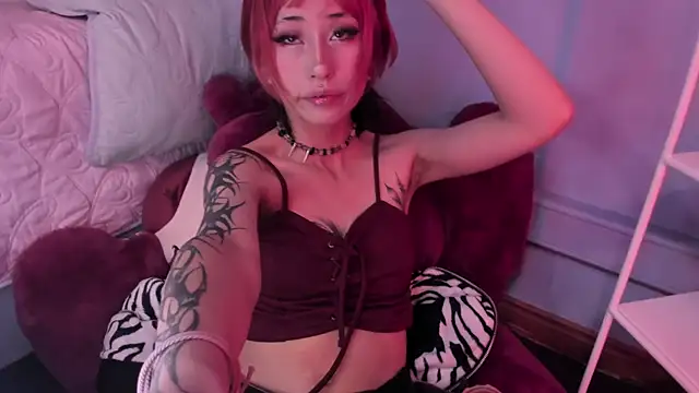 Snapshot of Hannahpage chatting on June 12, 12:37 pm Hannahpage online show from June 12, 12:37 pm