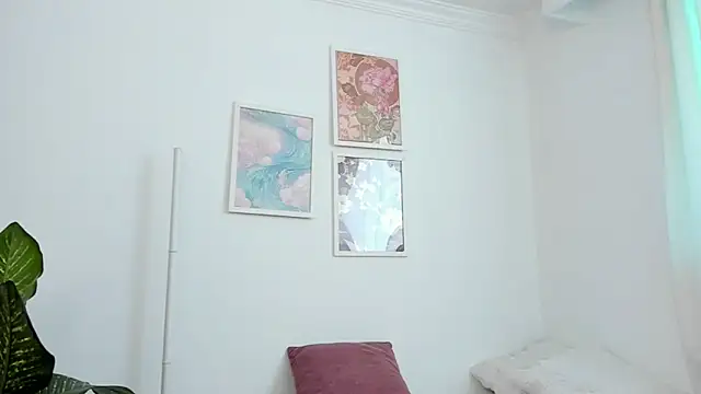 canelleGarces online show from April 15, 7:58 pm