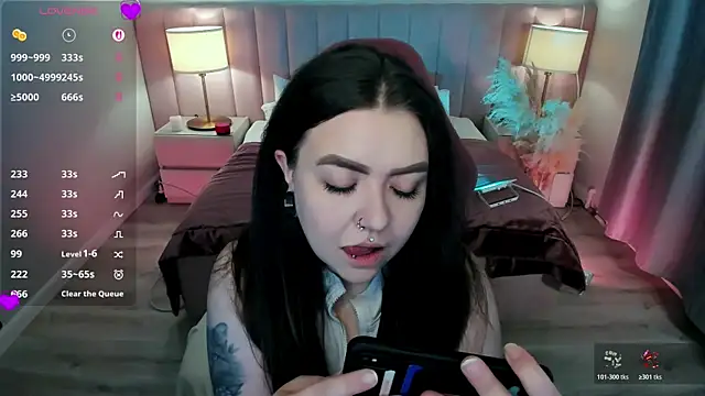 Snapshot of ashton_heidii chatting on May 4, 11:23 pm ashton heidii online show from May 4, 11:23 pm