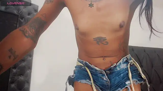 Snapshot of deborahotts chatting on December 5, 3:41 pm deborahotts online show from December 5, 3:41 pm