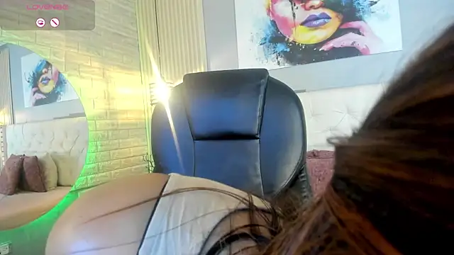 scarletbaker  online show from March 12, 9:43 pm