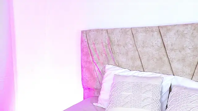 Snapshot of ScarlettLuxe chatting on October 3, 8:39 pm ScarlettLuxe online show from October 3, 8:39 pm