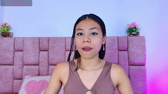 Snapshot of ScarlettLuxe chatting on November 22, 11:31 am ScarlettLuxe online show from November 22, 11:31 am