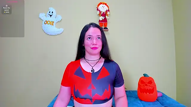 Snapshot of loreen_grey chatting on October 1, 8:15 pm loreen grey online show from October 1, 8:15 pm