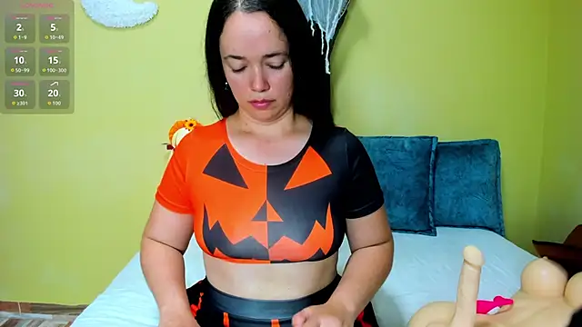 Snapshot of loreen_grey chatting on October 27, 8:13 pm loreen grey online show from October 27, 8:13 pm