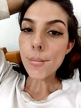 Snapshot of nina_sky chatting on December 4, 9:23 pm nina sky online show from December 4, 9:23 pm